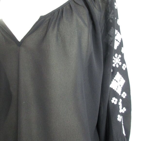 Old Navy‎ Blouse Women's XL Black Embroidered Long Sleeve Split Neck Polyester - Picture 3 of 14